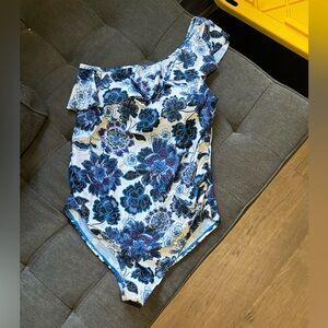 ONE SHOULDER MATERNITY SWIMSUIT UPF 50+ - BLUE FLORAL / M